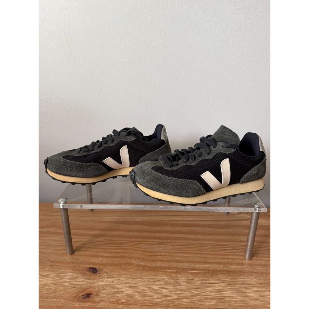 VEJA Rio Branco Retro Sneakers Women's 8.5 Black White Suede Mesh Running Shoes
